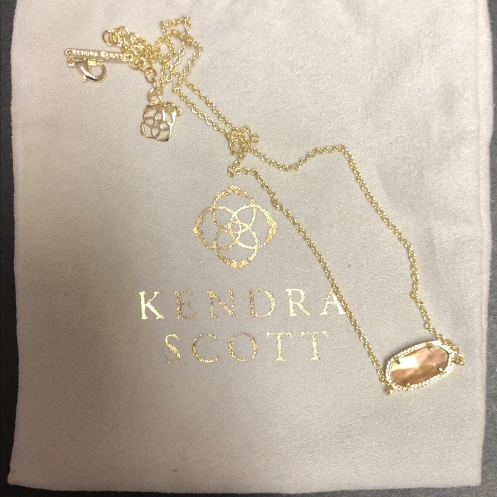 Elisa Pendant Necklace